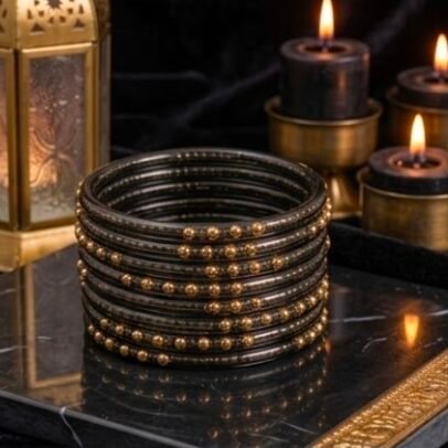 Dotted glass bangles 8pcs