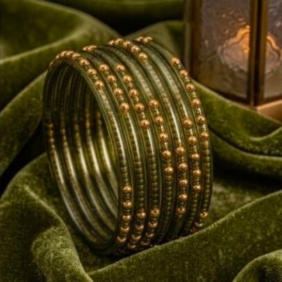 Dotted glass bangles 8pcs