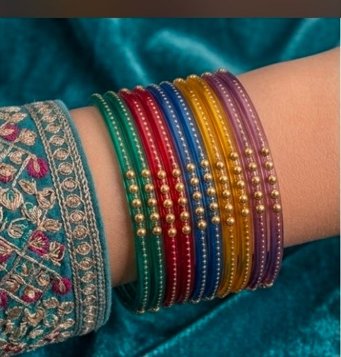 Dotted glass bangles 8pcs - الصورة 2