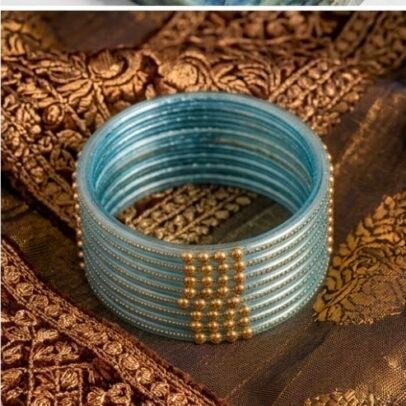 Dotted glass bangles 8pcs